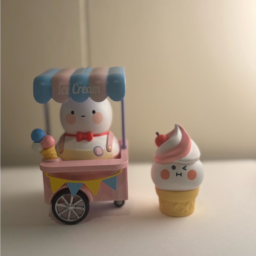 AUTHENTIC POP MART BOBO & COCO A Little Store Series - Ice Cream Cart